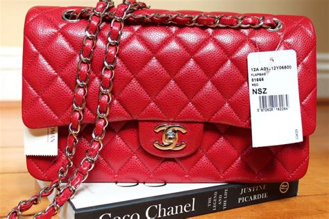 red chanel classic flap medium